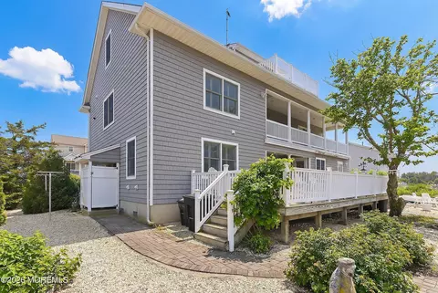 Exterior - 33 Sands Point Rd, Waretown, NJ 08758 photo 15 of 18