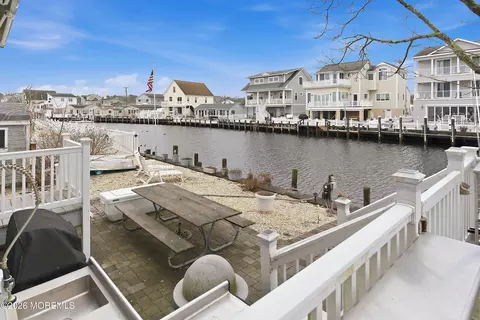 Exterior - 33 Sands Point Rd, Waretown, NJ 08758 photo 8 of 18