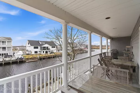 Exterior - 33 Sands Point Rd, Waretown, NJ 08758 photo 5 of 18