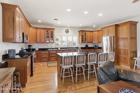 Kitchen - 33 Sands Point Rd, Waretown, NJ 08758 photo 5 of 9
