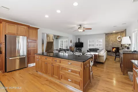 Kitchen - 33 Sands Point Rd, Waretown, NJ 08758 photo 7 of 9