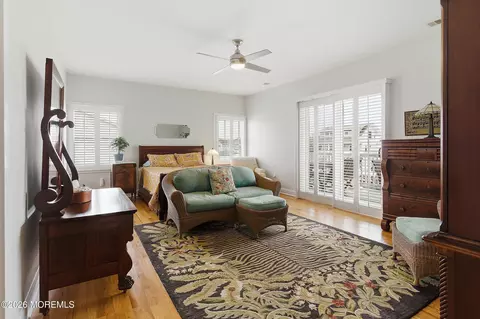 Bedroom - 33 Sands Point Rd, Waretown, NJ 08758 photo 3 of 4