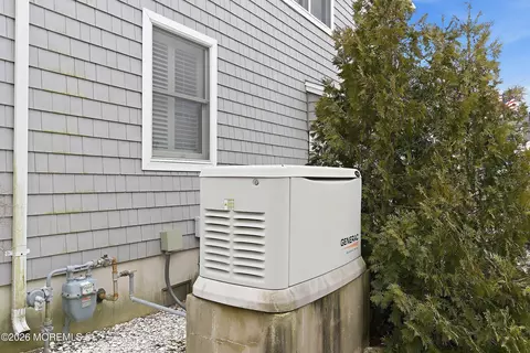 Exterior - 33 Sands Point Rd, Waretown, NJ 08758 photo 14 of 18