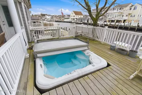 Exterior - 33 Sands Point Rd, Waretown, NJ 08758 photo 12 of 18