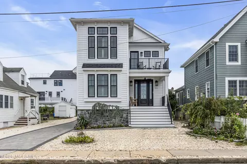 22 2nd Ave, Manasquan, NJ 08736