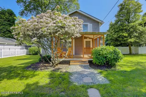 616 Riverside Dr, Bayville, NJ 08721