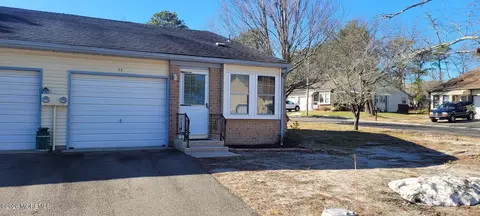 2 Deerfield Dr # B, Whiting, NJ 08759