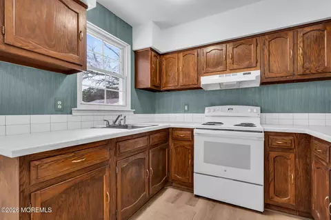 2 Deerfield Dr # B, Whiting, NJ 08759