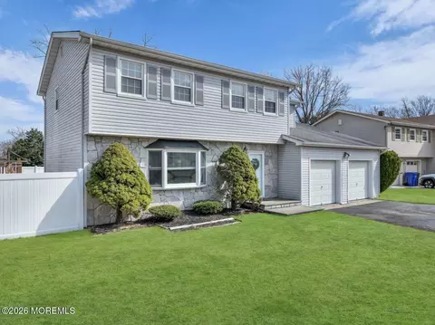 123 Baywood Dr, Toms River, NJ 08753