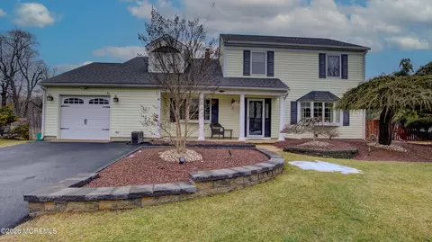 6 Carlisle Ct, Manalapan, NJ 07726