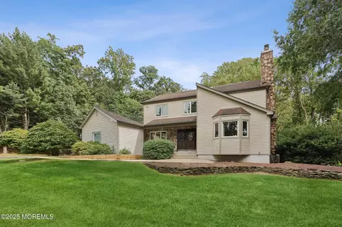 7 Canyon Woods Ct, Holmdel, NJ 07733