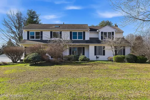 7 Shire Way, Middletown, NJ 07748