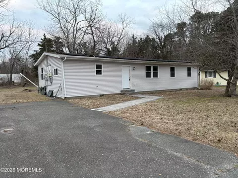 105 Floyd Ln, Little Egg Harbor, NJ 08087