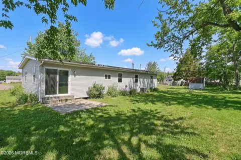 105 Floyd Ln, Little Egg Harbor, NJ 08087