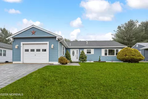 20 Elkton Ct, Toms River, NJ 08757