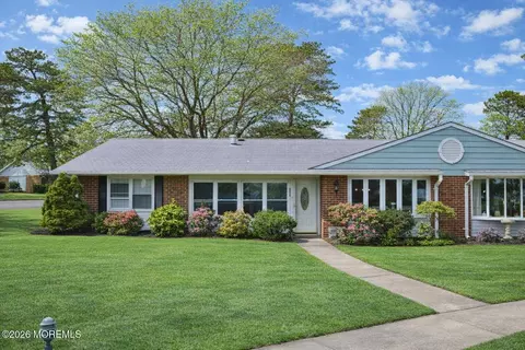 902 Dumbarton Dr # A, Lakewood, NJ 08701