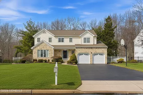 12 Templar Rd, Manalapan, NJ 07726