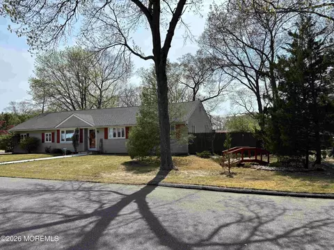 653 Elwood St, Forked River, NJ 08731