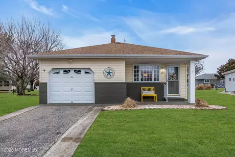 16 San Juan Ct, Toms River, NJ 08757