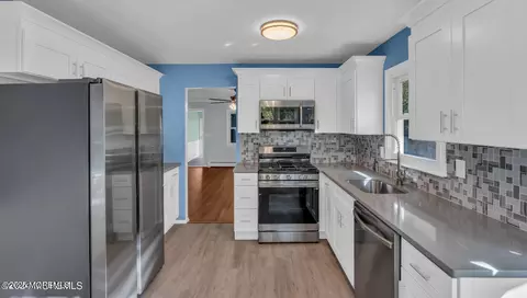 23 Wall Cress Ct, Toms River, NJ 08755