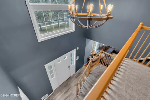 Entry Way - 6 Marybeth Ct, Jackson, NJ 08527 photo 10 of 13