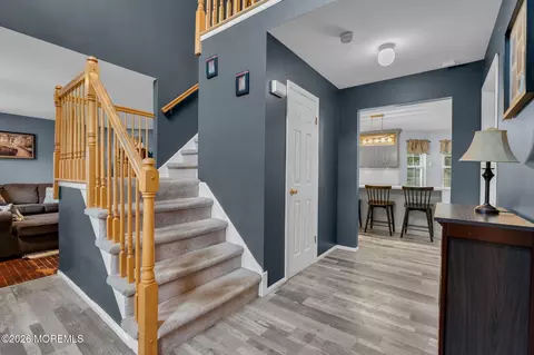 Entry Way - 6 Marybeth Ct, Jackson, NJ 08527 photo 2 of 13