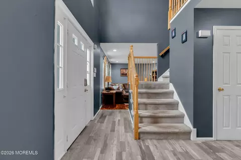 Entry Way - 6 Marybeth Ct, Jackson, NJ 08527 photo 5 of 13