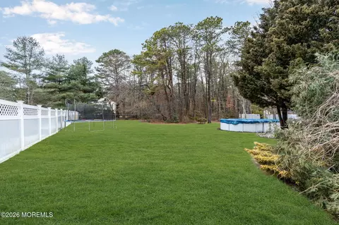 Exterior - 6 Marybeth Ct, Jackson, NJ 08527 photo 13 of 18