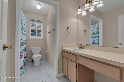 Bath - 6 Marybeth Ct, Jackson, NJ 08527 photo 2 of 4