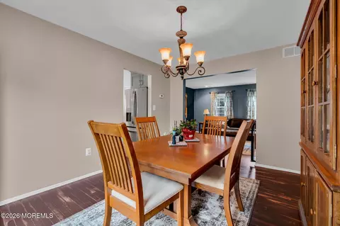 Dining - 6 Marybeth Ct, Jackson, NJ 08527 photo 3 of 3
