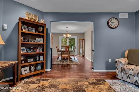 Entry Way - 6 Marybeth Ct, Jackson, NJ 08527 photo 6 of 13