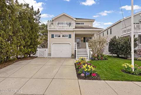 4 E Goldsborough Ave, Long Beach Township, NJ 08008
