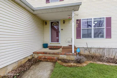 215 Birch St, Hamilton, NJ 08610