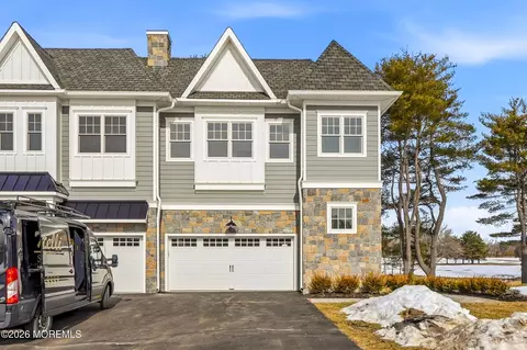 124 Eagle Way, Eatontown, NJ 07724
