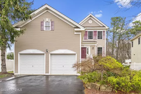 28 Walden Ct, Old Bridge, NJ 08857