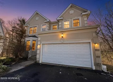 37 Walden Ct, Old Bridge, NJ 08857