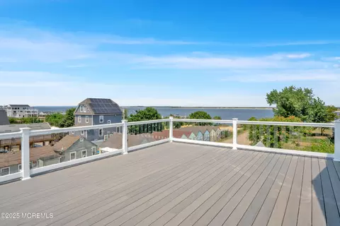 10 5th St, Highlands, NJ 07732