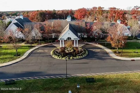 16 Round Valley Ct, Lakewood, NJ 08701