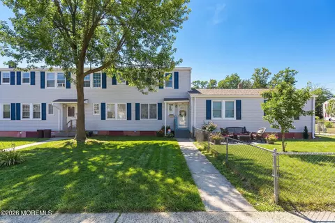135 Belshaw Ave, Eatontown, NJ 07724
