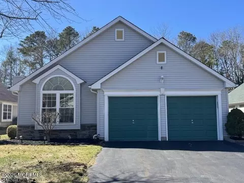 2894 Lenox St, Toms River, NJ 08755
