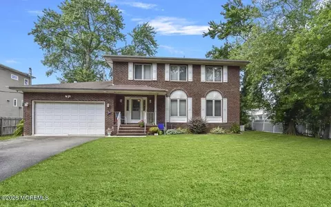 29 Maple St, Port Monmouth, NJ 07758