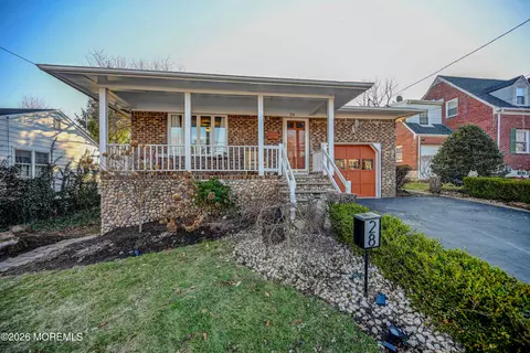 28 Spring St, Freehold, NJ 07728