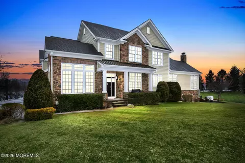 31 Langton Dr, Holmdel, NJ 07733