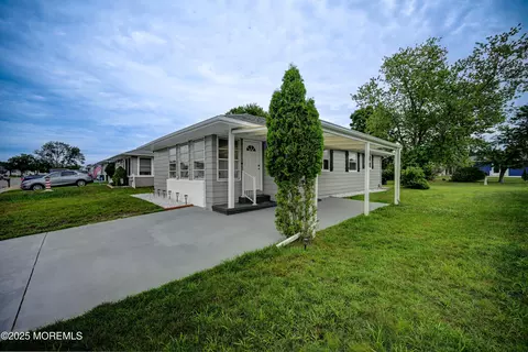 234 Charlotteville Dr N, Toms River, NJ 08757