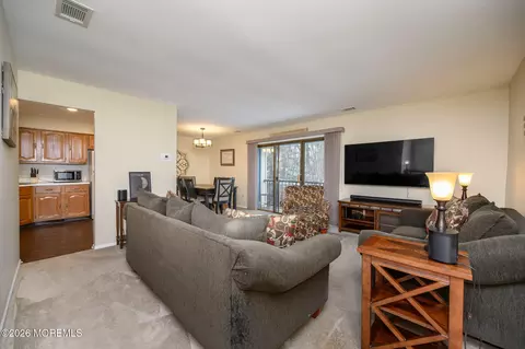 182 Edinburgh Ct, Matawan, NJ 07747 photo 5