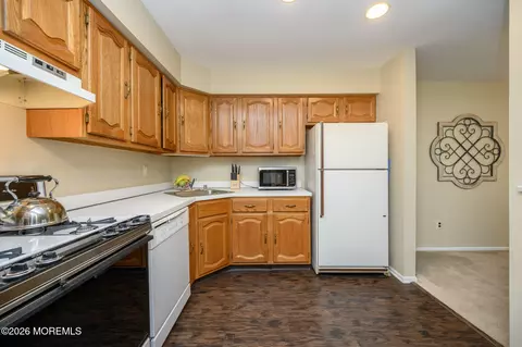 182 Edinburgh Ct, Matawan, NJ 07747 photo 12