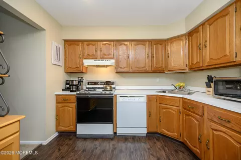 182 Edinburgh Ct, Matawan, NJ 07747 photo 10
