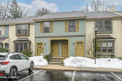182 Edinburgh Ct, Matawan, NJ 07747