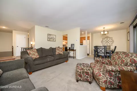 182 Edinburgh Ct, Matawan, NJ 07747 photo 7