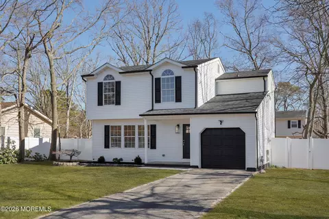 Exterior - 65 Glenn Dr, Brick, NJ 08723 photo 2 of 6